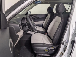 Hyundai Venue SEL FWD 2026