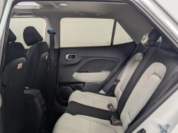 Hyundai Venue SEL FWD 2026