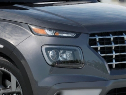 Hyundai Venue SEL FWD w/Two-Tone Roof 2026