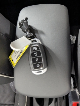 Hyundai Venue Limited IVT 2025