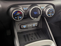 Hyundai Venue SEL FWD w/Two-Tone Roof 2026