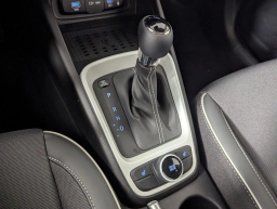 Hyundai Venue SEL FWD w/Two-Tone Roof 2026