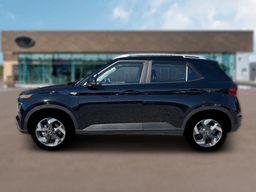 Hyundai Venue SEL FWD 2026