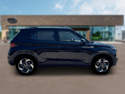 Hyundai Venue SEL FWD 2026