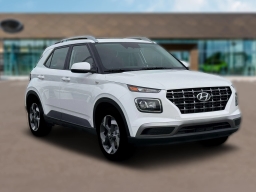 Hyundai Venue SEL FWD 2026