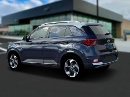 Hyundai Venue SEL FWD w/Two-Tone Roof 2026