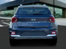 Hyundai Venue SEL FWD w/Two-Tone Roof 2026