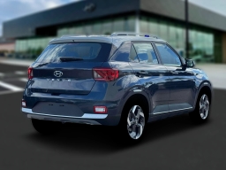 Hyundai Venue SEL FWD w/Two-Tone Roof 2026