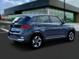 Hyundai Venue SEL FWD w/Two-Tone Roof 2026