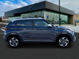 Hyundai Venue SEL FWD w/Two-Tone Roof 2026