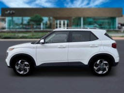 Hyundai Venue SEL FWD 2026