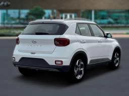 Hyundai Venue SEL FWD 2026