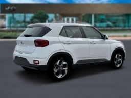 Hyundai Venue SEL FWD 2026