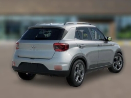 Hyundai Venue SEL FWD 2026
