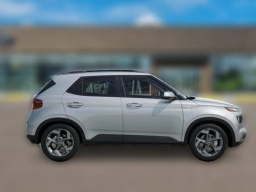 Hyundai Venue SEL FWD 2026