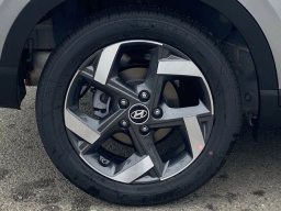 Hyundai Venue SEL FWD 2026