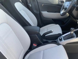 Hyundai Venue SEL FWD 2026