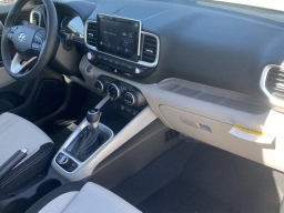 Hyundai Venue SEL FWD 2026