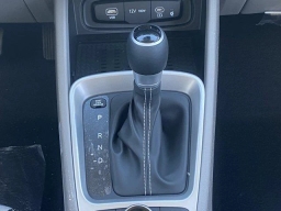 Hyundai Venue SEL FWD 2026