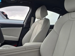 Genesis G70 2.5T RWD 2026