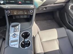 Genesis G70 2.5T RWD 2026