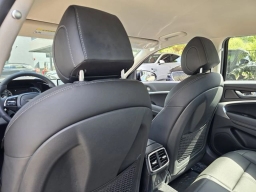 Genesis G70 2.5T RWD 2026