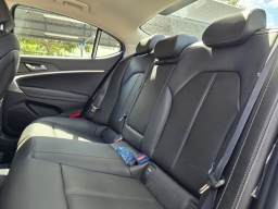 Genesis G70 2.5T RWD 2026