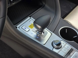 Genesis G70 2.5T RWD 2026