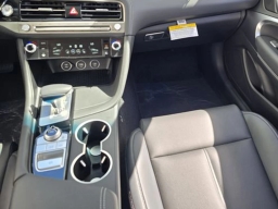 Genesis G70 2.5T RWD 2026