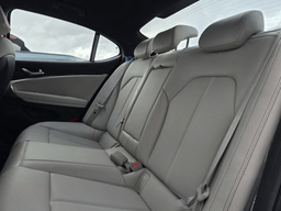 Genesis G70 2.5T RWD 2026