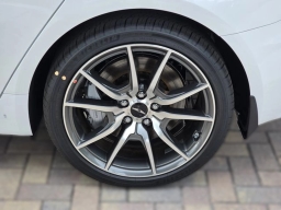 Genesis G70 2.5T RWD 2026