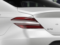 Genesis G70 2.5T RWD 2026