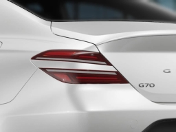 Genesis G70 2.5T RWD 2026