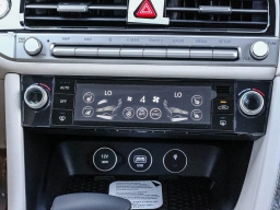 Genesis G70 2.5T Prestige RWD 2026