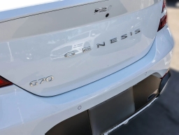 Genesis G70 2.5T Prestige RWD 2026