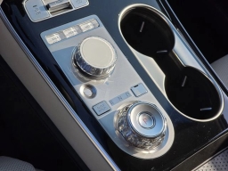 Genesis GV70 2.5T AWD 2026