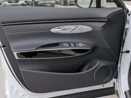 Genesis GV70 2.5T AWD 2026