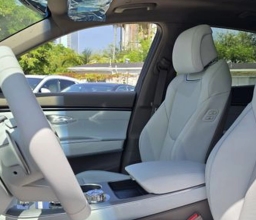 Genesis GV70 2.5T Advanced AWD 2026