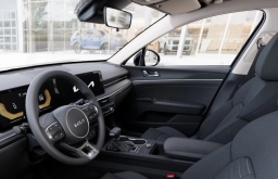 Kia K5 LXS Auto FWD 2026