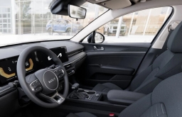 Kia K5 LXS Auto FWD 2026