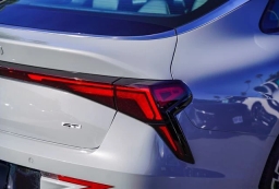 Kia K5 GT DCT FWD 2026