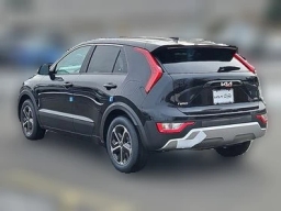 Kia Niro LX FWD 2026