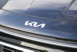 Kia Niro LX FWD 2026