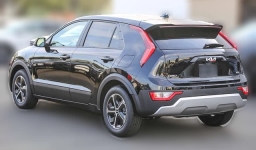 Kia Niro LX FWD 2026