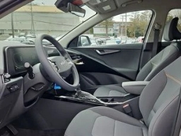 Kia Niro LX FWD 2026