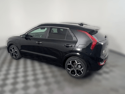 Kia Niro EX Touring FWD 2025