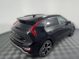 Kia Niro EX Touring FWD 2025