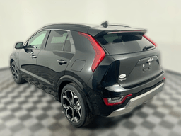 Kia Niro EX Touring FWD 2025