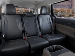 Kia Carnival LXS FWD 2026