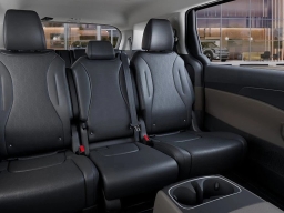 Kia Carnival LXS FWD 2026